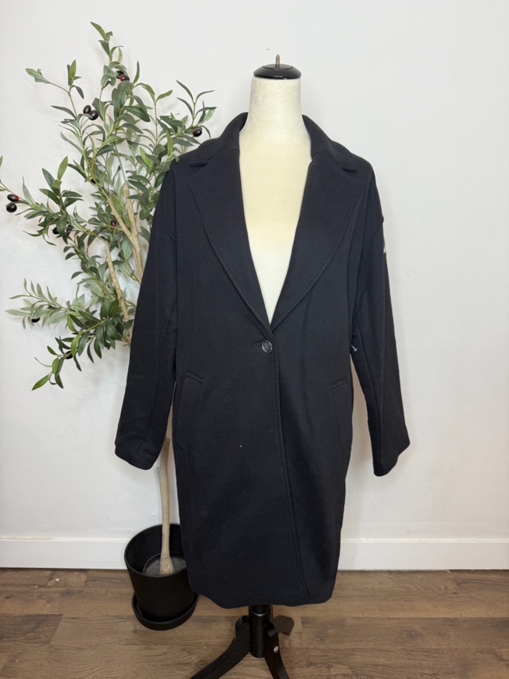 ALO Yoga Black Single-Button VIP Trench Coat